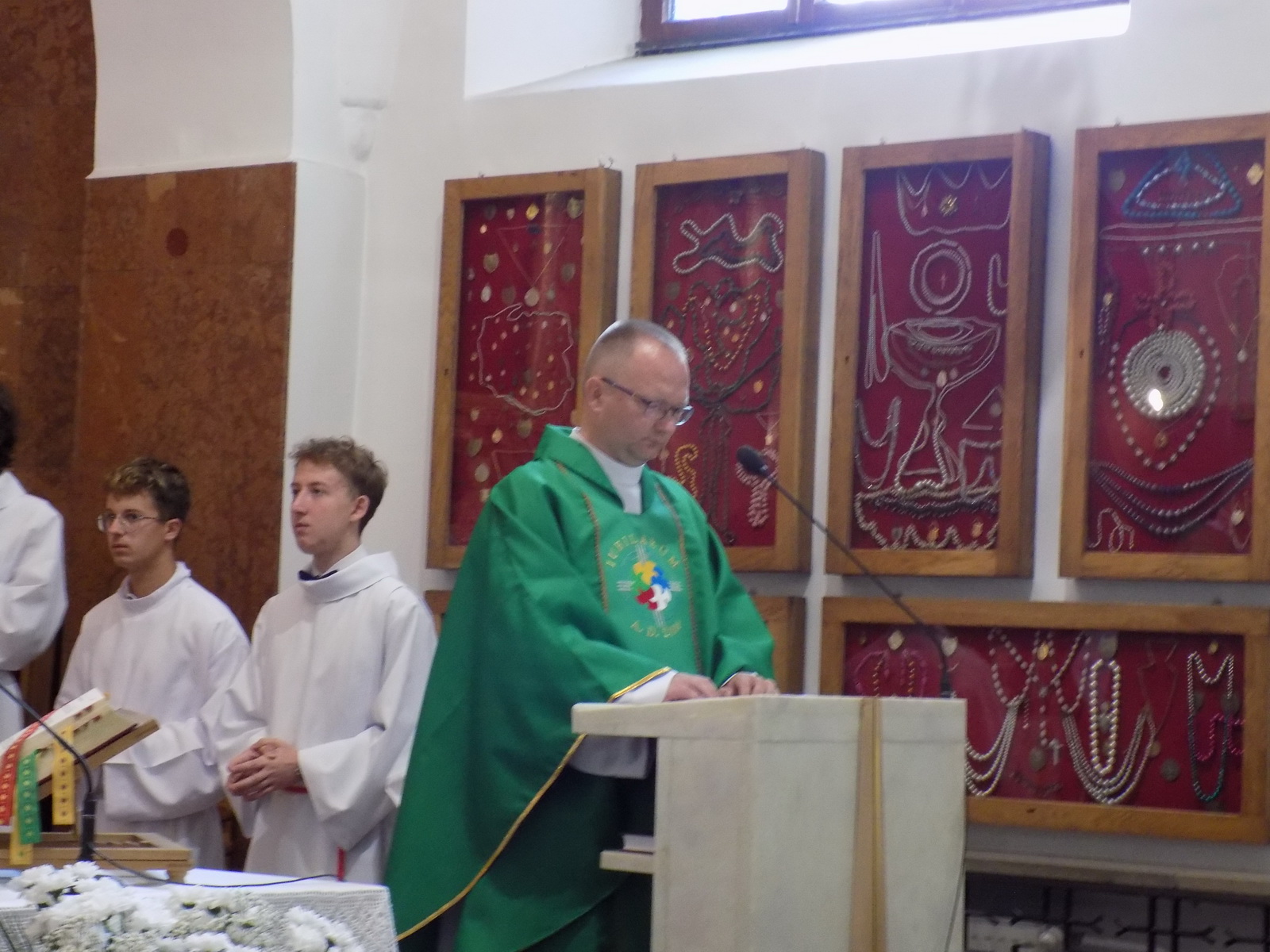 Zdjęcie Rozp roku 2025-2026 (03)4fce9d54-3200-40b0-b5ae-275dea8a4abc.JPG w galerii Uroczyste rozpoczęcie roku szkolnego 2025/2026